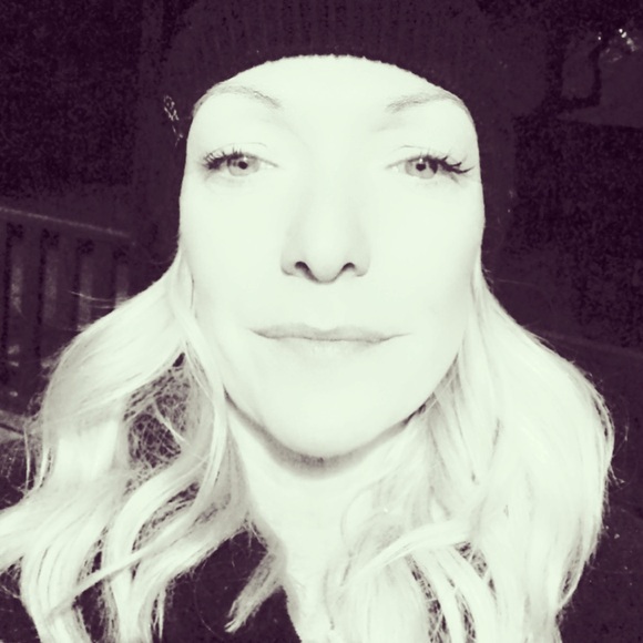 Meet your Posher, Sasha - Picture 3 of 17